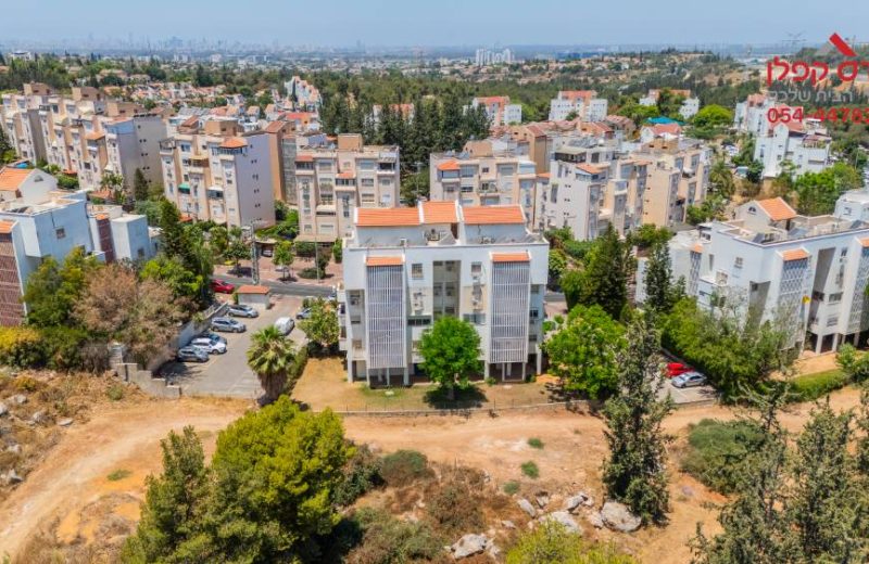 למכירה דירת 4 חדרים ברחוב ה באייר, בנווה אפק בראש העין