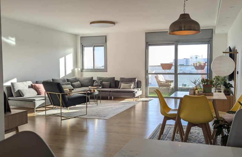 למכירה בפסגות אפק בראש העין, דירת 5 חדרים יוצאת דופן