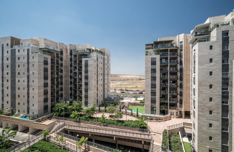 למכירה דירת 4 חדרים מיוחדת במינה בפסגות אפק בראש העין