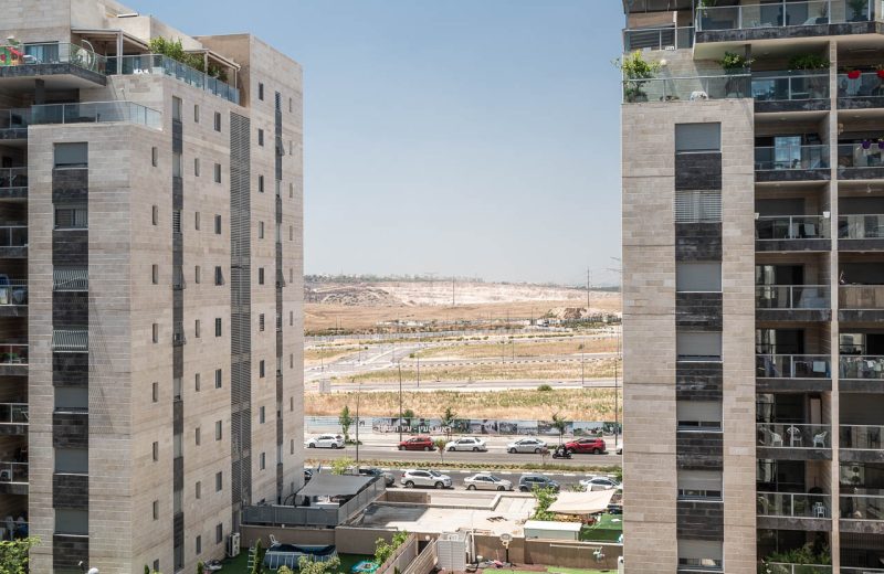 למכירה דירת 4 חדרים מיוחדת במינה בפסגות אפק בראש העין